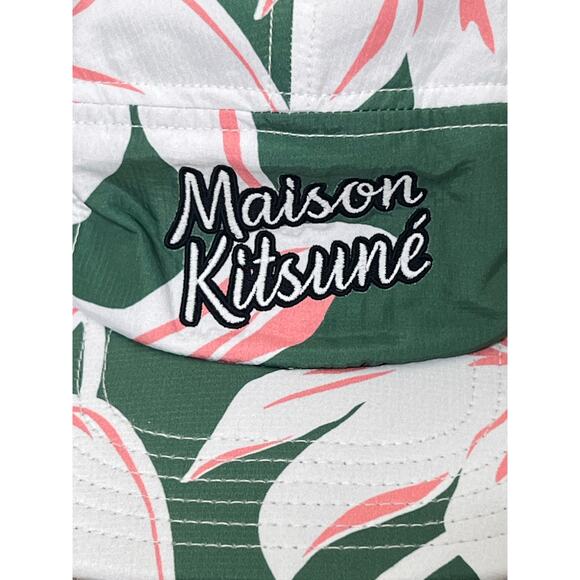 Maison Kitsuné Embroidered Flower 5 Panel Cap Green/White/Pink One Size NWT - Picture 4 of 11
